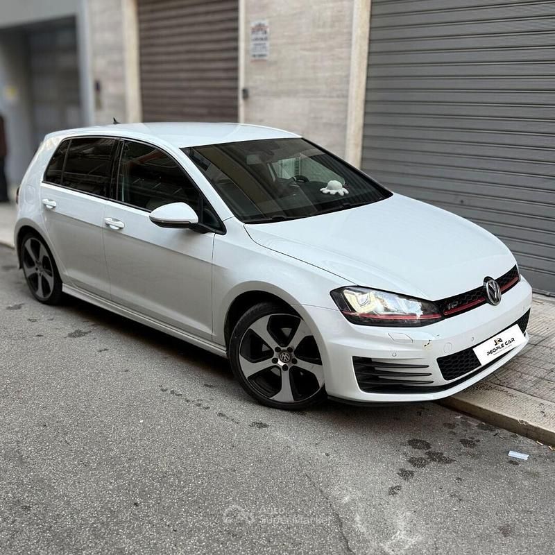 Bianco Usata 2015 VW Golf R-line Berlina | 14.800 € (Molto cara) - Immagine 1/4