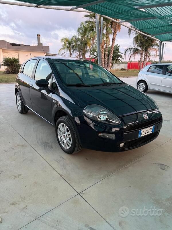 Usata Fiat Punto Easy 77 CV (56 kW) 2012 Blu Utilitaria