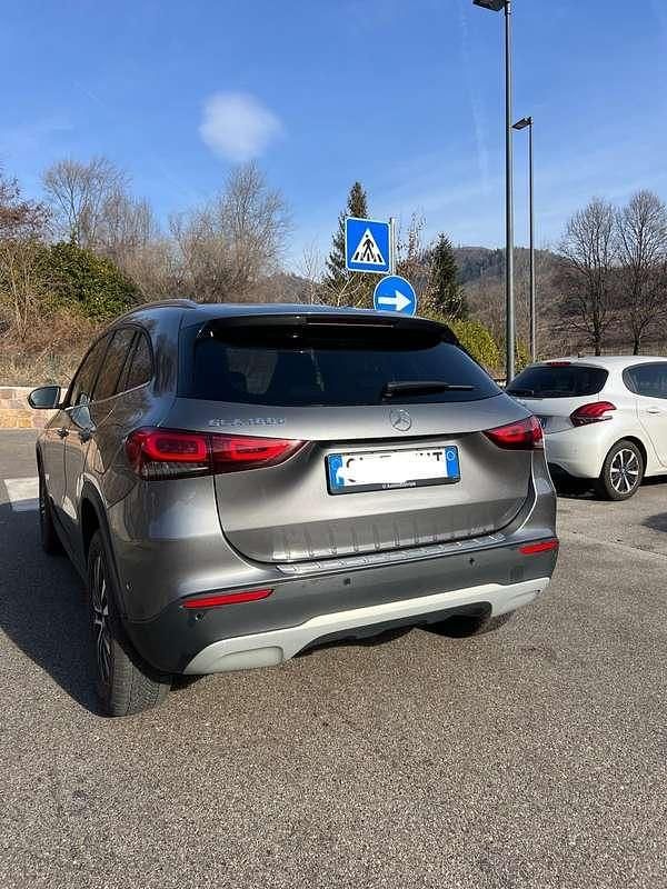 Usata Mercedes GLA180 116 CV (85 kW) 2022 Grigio SUV