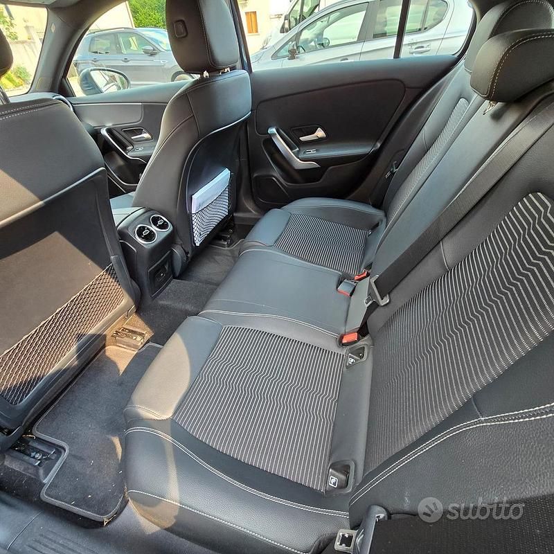 Usata Mercedes A180 116 CV (85 kW) 2021 Blu Berlina