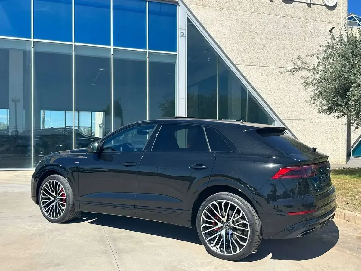 Usata Audi Q8 S-Line 286 CV (210 kW) 2025 Nero SUV