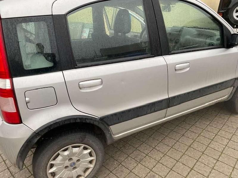 Usado Fiat Panda 4x4 69 CV (50 kW) 2006 Utilitario