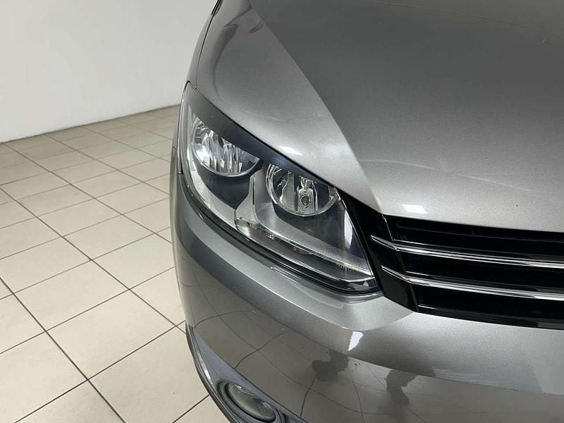 Usata VW Touran Comfortline 105 CV (77 kW) 2011 Grigio Monovolume