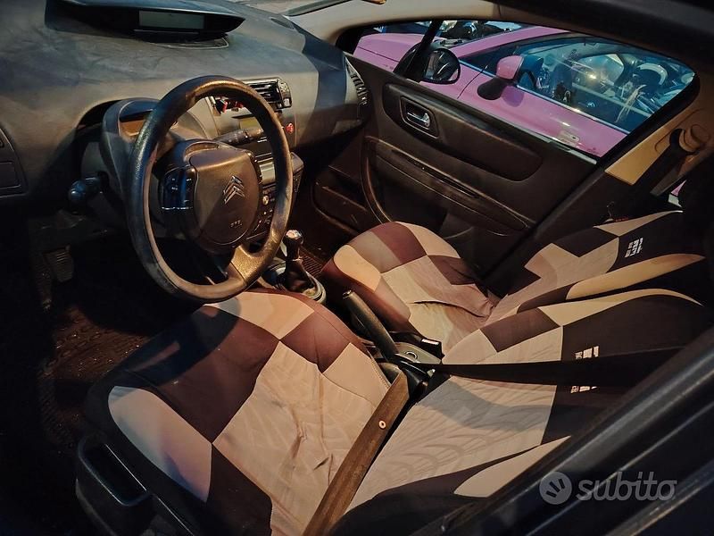 Nero Usata 2007 Citroën C4 Due volumi | 1650 € (Super prezzo) - Immagine 1/4