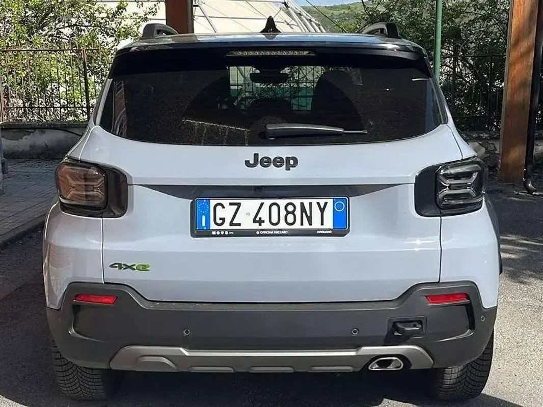 Usata Jeep Avenger North 136 CV (100 kW) 2025 Grigio SUV