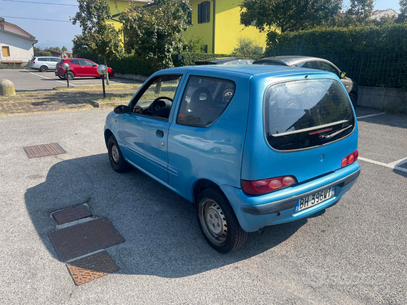 Usato 2001 Fiat 600 Benzin (1.200 €)