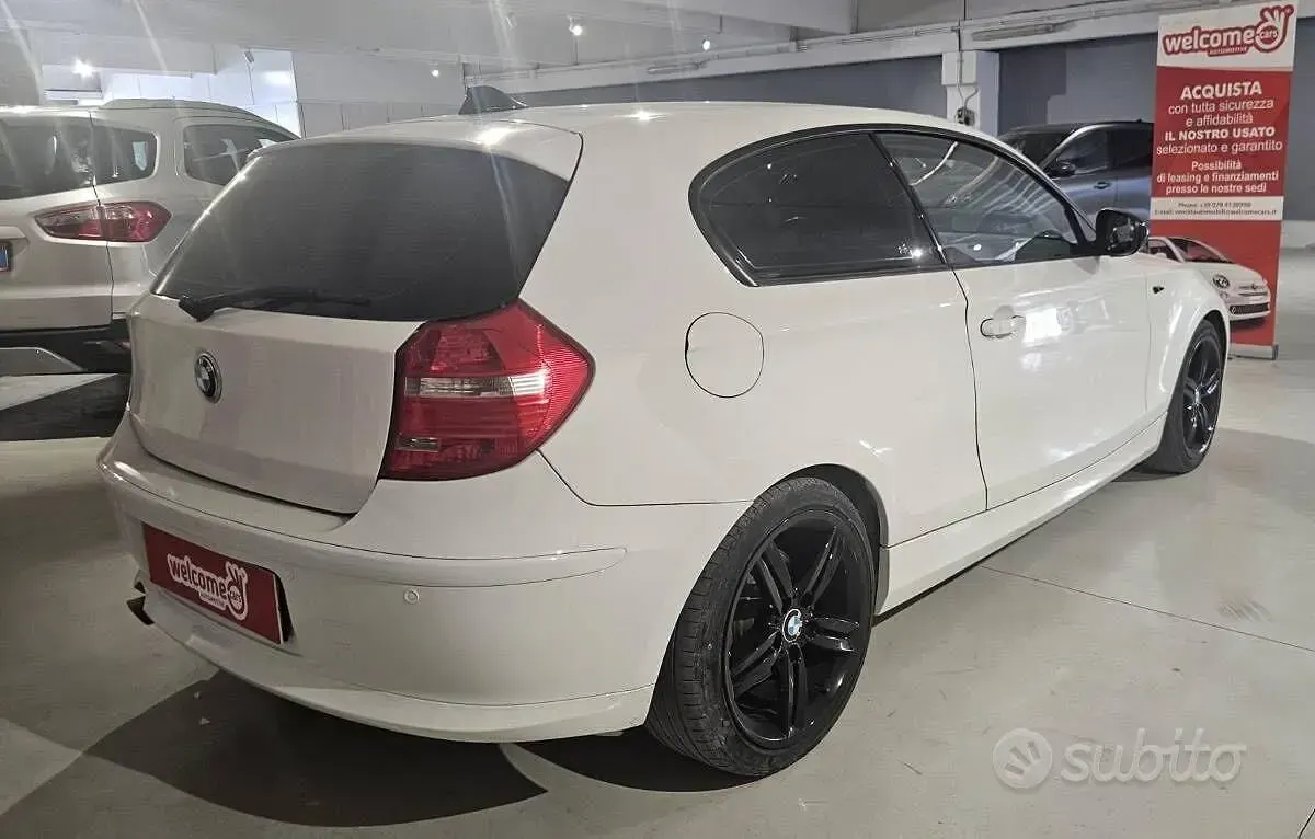 Usata BMW 118 Efficient Dynamics 143 CV (105 kW) 2011 Bianco Utilitaria