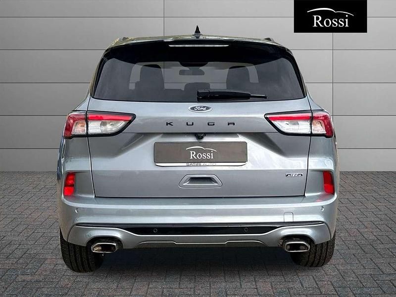 Usata Ford Kuga ST-Line 152 CV (111 kW) 2024 Grigio chiaro metallizzato SUV