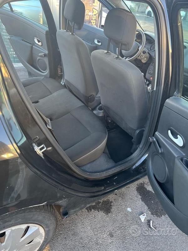 Usata Renault Clio III 2012 Nero Berlina