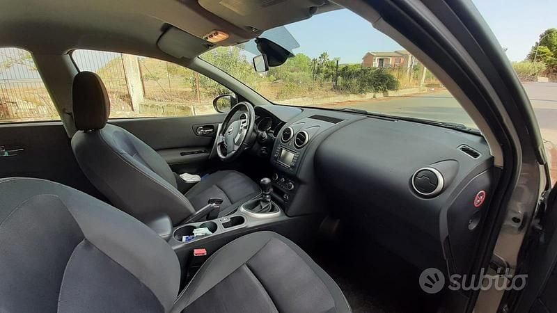 Usata Nissan Qashqai 131 CV (96 kW) 2013 Grigio SUV