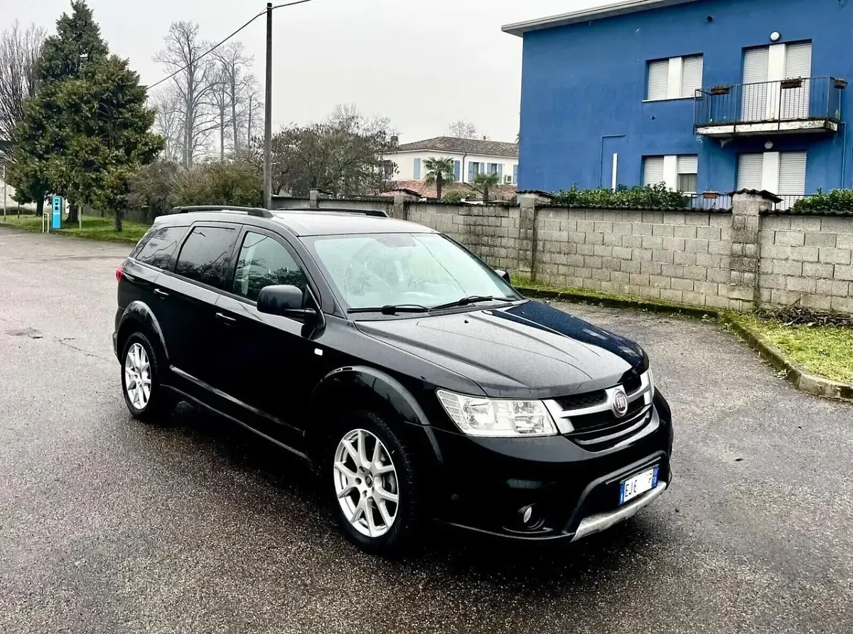 Usata Fiat Freemont Urban 169 CV (124 kW) 2011 Nero SUV