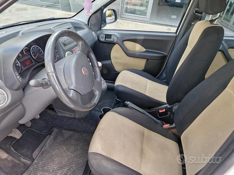 Usata Fiat Panda 4x4 Climbing 75 CV (55 kW) 2011 Bianco Utilitaria