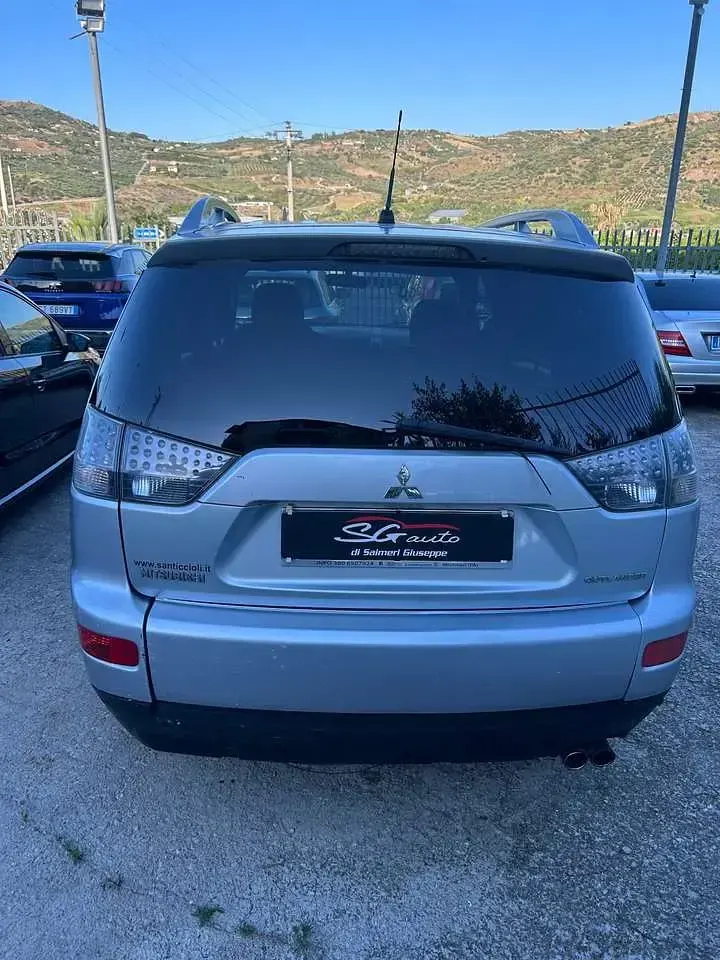 Usata Mitsubishi Outlander Intense 140 CV (102 kW) 2008 Argento SUV