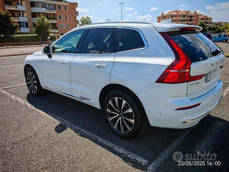 Usata Volvo XC60 Plus 197 CV (144 kW) 2022 Bianco SUV