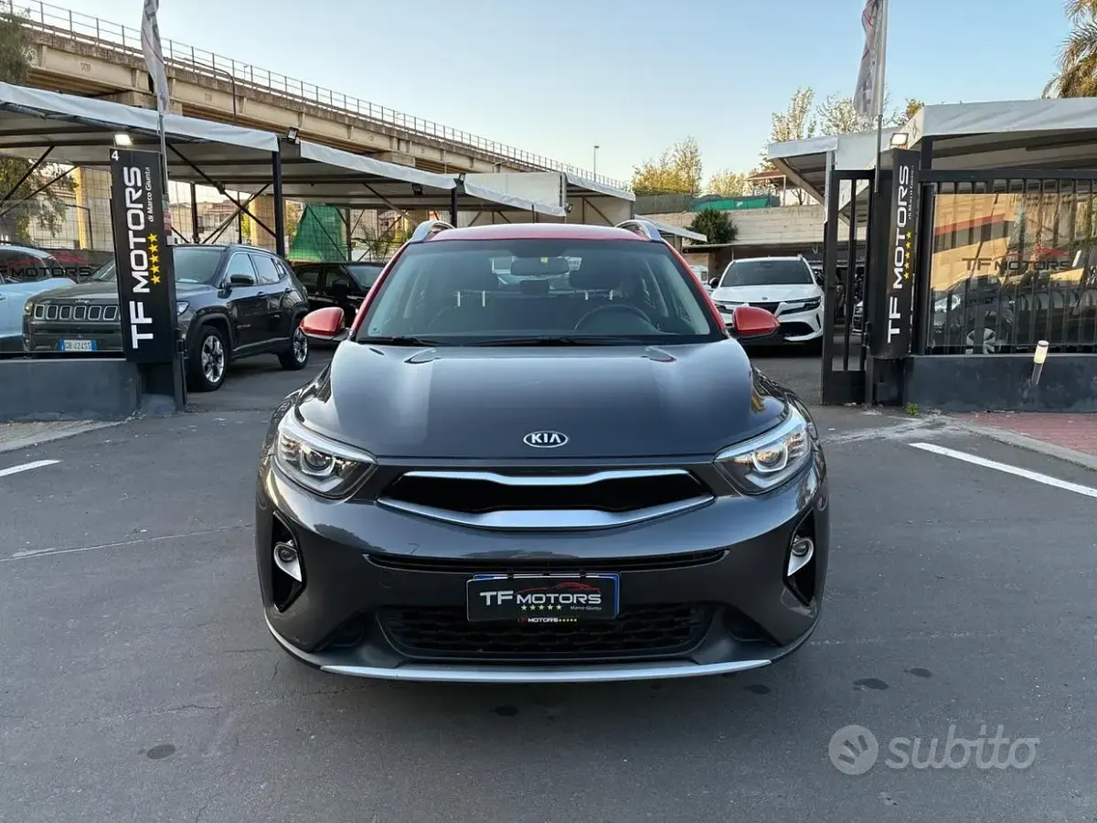 Usata Kia Stonic 110 CV (80 kW) 2018 Grigio SUV