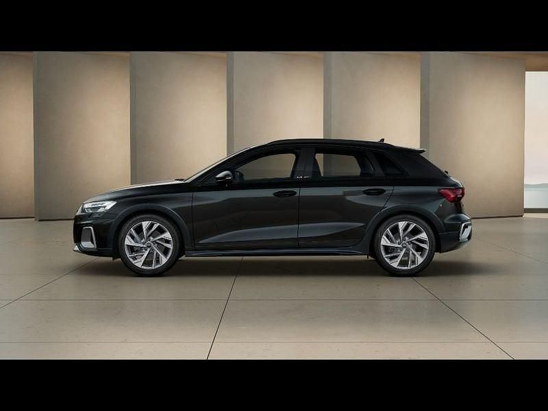 Ny Audi A3 Comfort 150 HK (110 kW) 2025 Svart Sedan