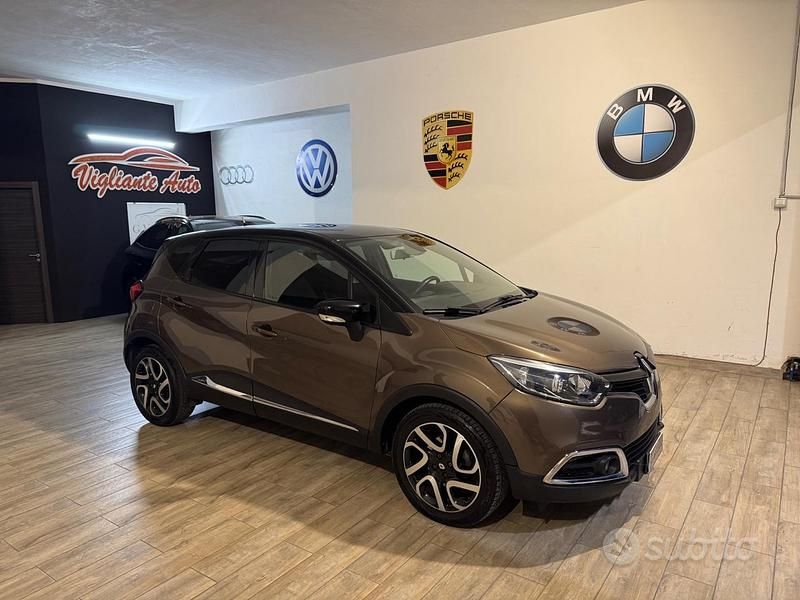 Usata Renault Captur 90 CV (66 kW) 2015 Marrone SUV