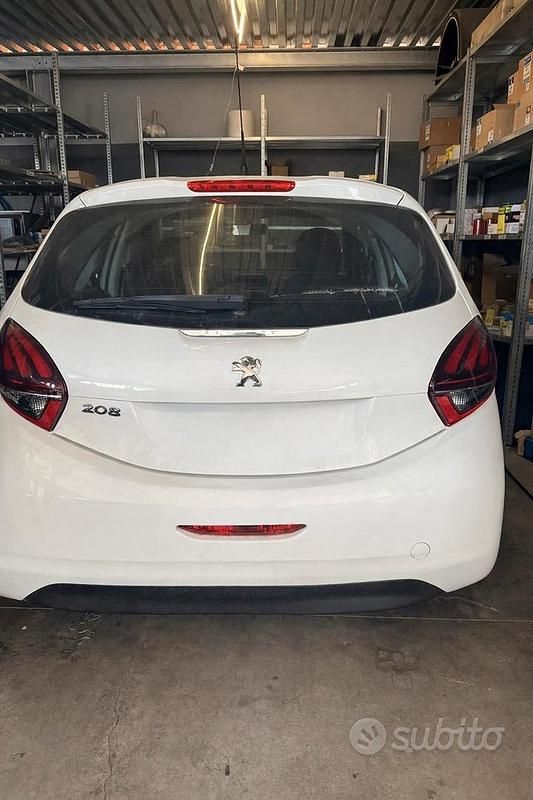 Gebraucht Peugeot 208 100 PS (73 kW) 2017 Kleinwagen