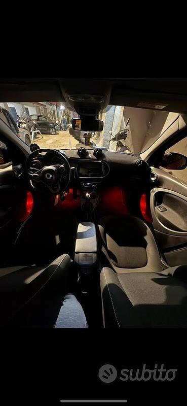 Usata Smart ForFour 71 CV (52 kW) 2016 Utilitaria