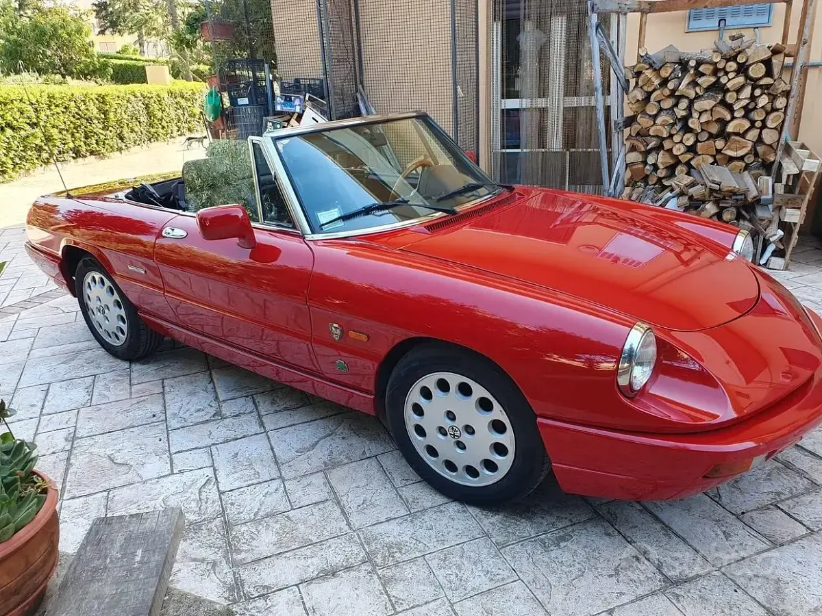 Usata Alfa Romeo Spider 117 CV (86 kW) 1999 Rosso Cabrio