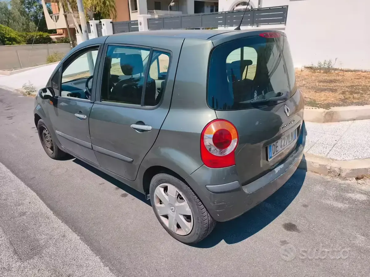 Usata Renault Modus Dynamique 65 CV (47 kW) 2005 Verde Monovolume