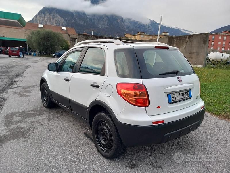 Usata Fiat Sedici Emotion 120 CV (88 kW) 2014 Bianco SUV