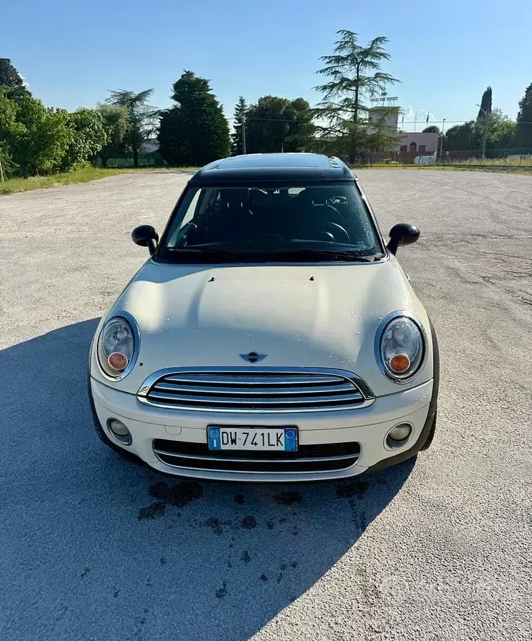 Usata Mini Cooper D 109 CV (80 kW) 2010 Bianco Utilitaria