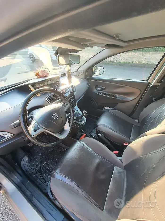 Usata Lancia Ypsilon 95 CV (69 kW) 2011 Utilitaria
