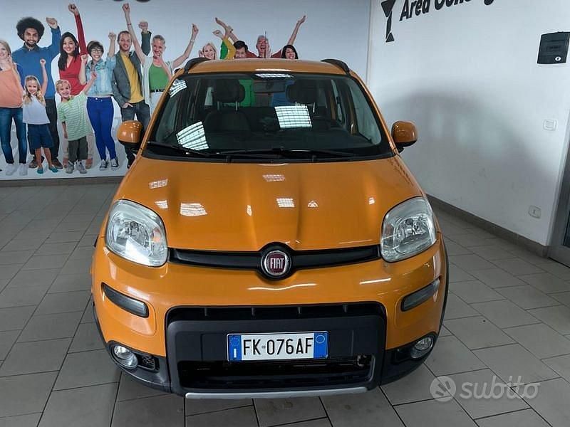 Usata Fiat Panda 4x4 S 86 CV (63 kW) 2017 Arancione pastello Utilitaria