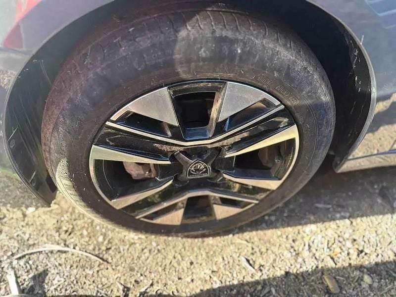 Usata Peugeot 208 Allure 100 CV (73 kW) 2024 Grigio Utilitaria