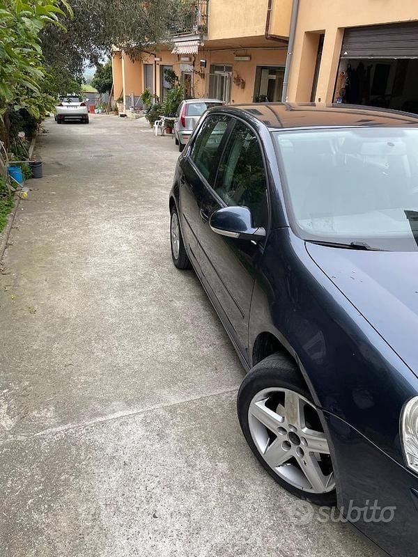 Usata VW Golf VI 105 CV (77 kW) 2008 Blu Utilitaria