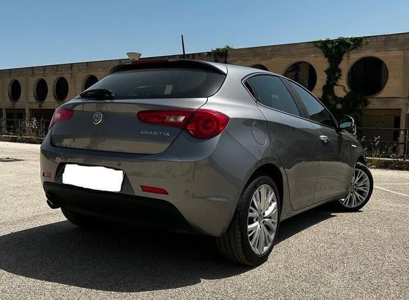 Usata Alfa Romeo Giulietta Business 120 CV (88 kW) 2017 Grigio Utilitaria