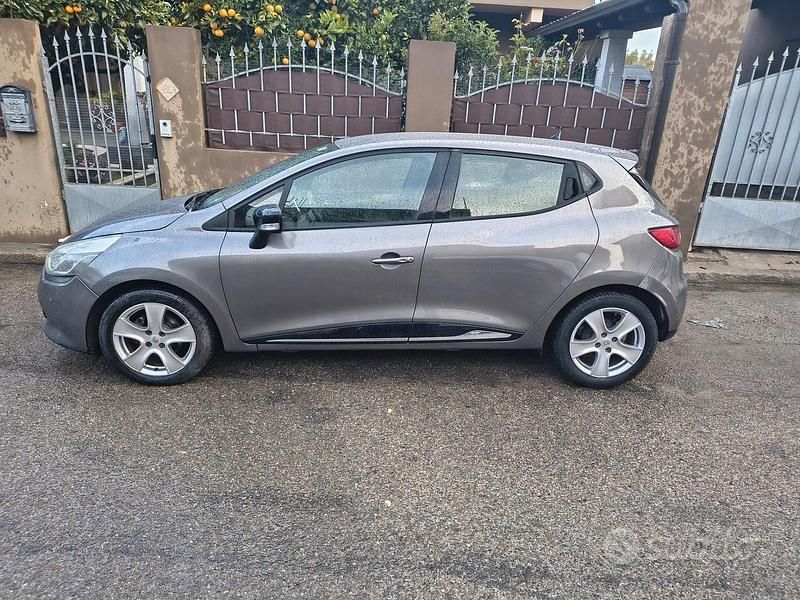 Usata Renault Clio IV 90 CV (66 kW) 2013 Grigio Berlina
