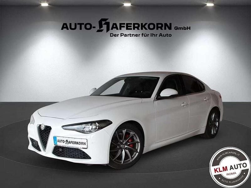 Usata Alfa Romeo Giulia Super 179 CV (131 kW) 2016 Bianco Berlina