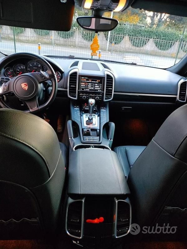 Usata Porsche Cayenne 2012 Nero SUV