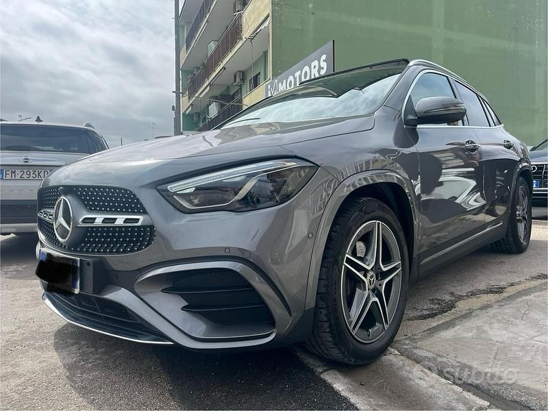 Usata Mercedes GLA200 AMG Line Premium 149 CV (109 kW) 2024 Grigio SUV