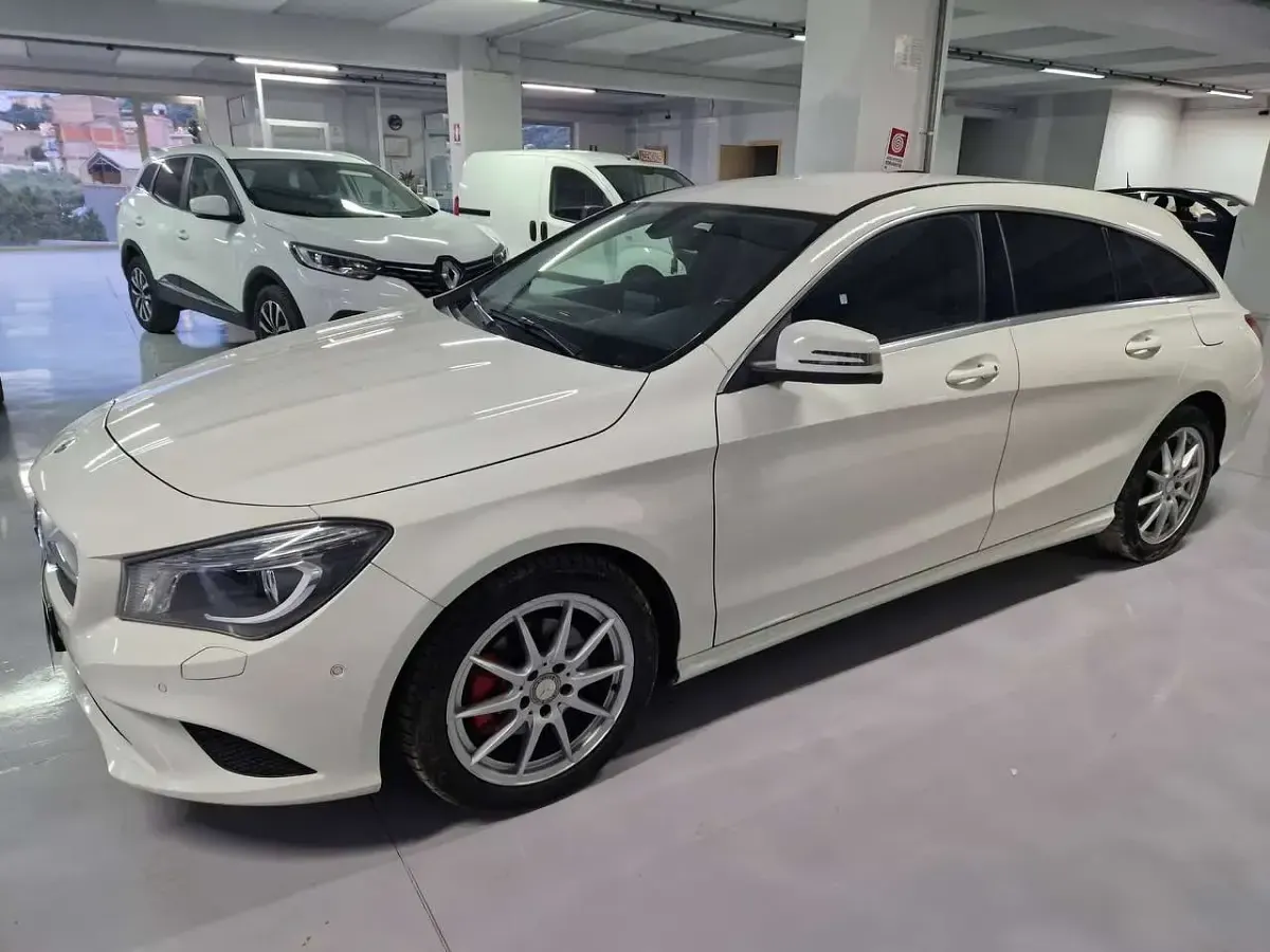 Usata Mercedes CLA200 Shooting Brake Business 136 CV (100 kW) 2015 Bianco Station wagon