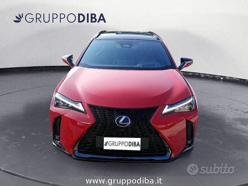 Usata Lexus UX 300h Sport Line 199 CV (146 kW) 2024 Bicolore SUV