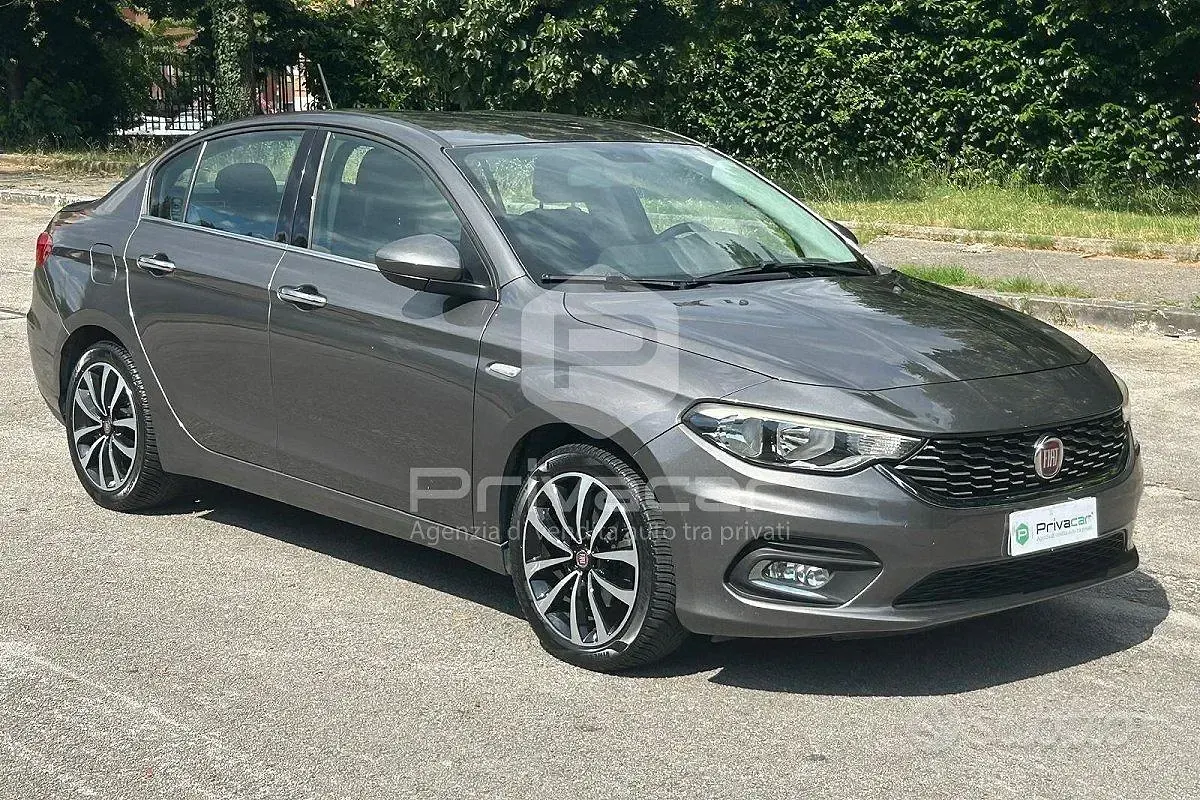 Usata Fiat Tipo Opening Edition 120 CV (88 kW) 2016 Grigio Berlina