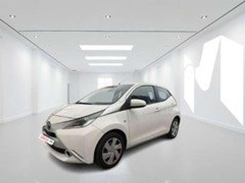 Usata Toyota Aygo X-wave 69 CV (50 kW) 2016 Bianco Utilitaria