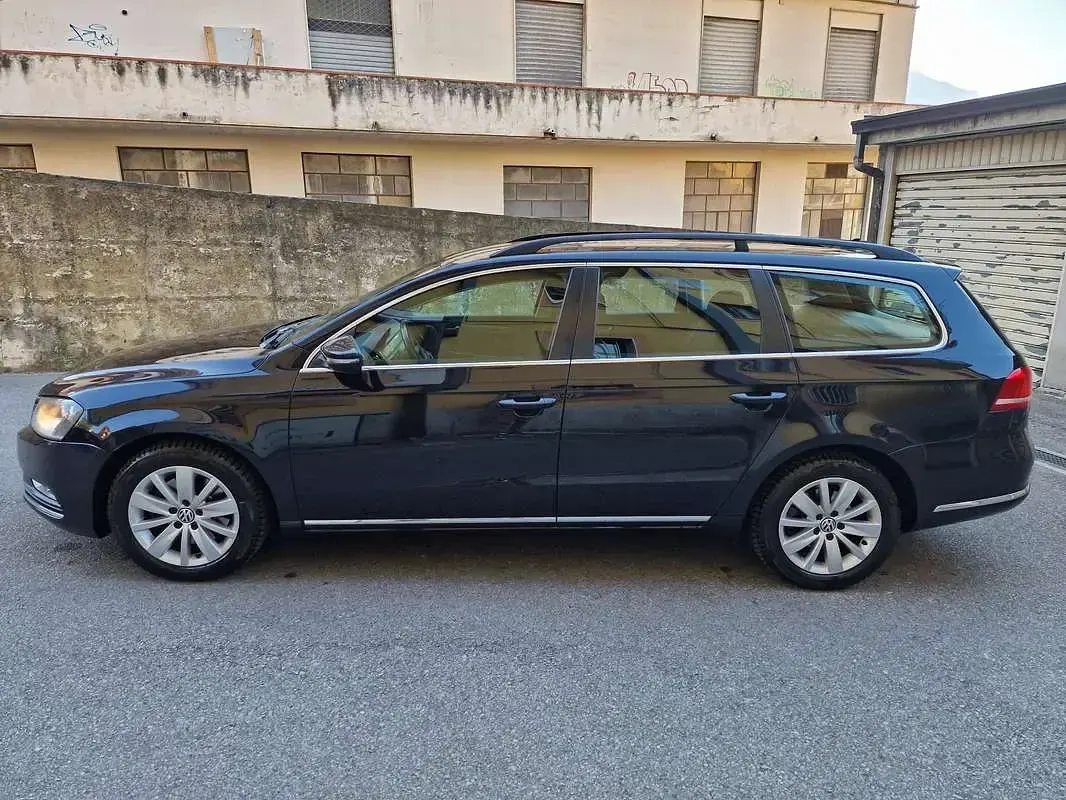 Usata VW Passat Comfortline 105 CV (77 kW) 2012 Nero Station wagon