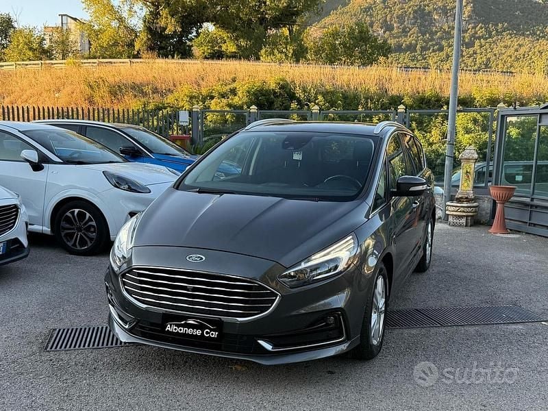 Begagnad Ford S-MAX Titanium 150 HK (110 kW) 2020 Grå Minibuss