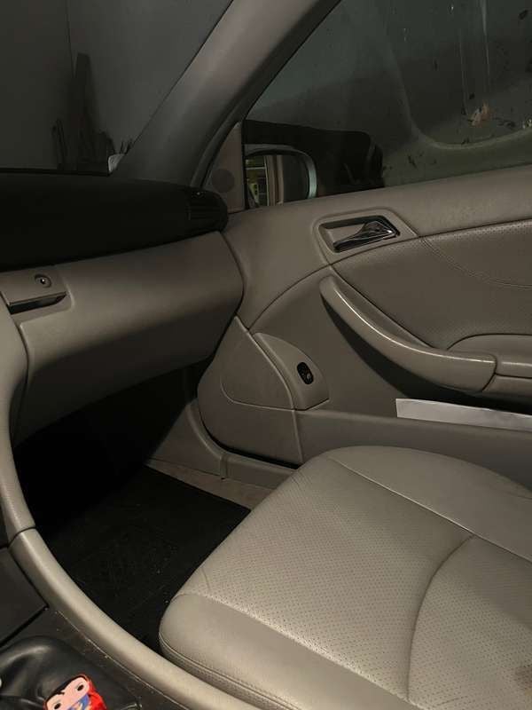 Grigio Usata 2004 Mercedes C220 Avantgarde Coupé | 2000 € (Buon prezzo) - Immagine 1/4