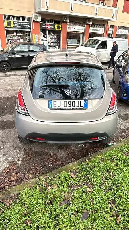 Usata Lancia Ypsilon Gold 69 CV (50 kW) 2011 Utilitaria