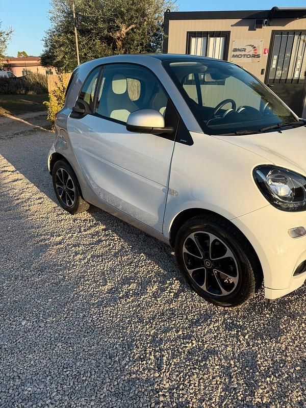 Usata Smart ForTwo Coupé Passion 70 CV (51 kW) 2016 Bianco Utilitaria
