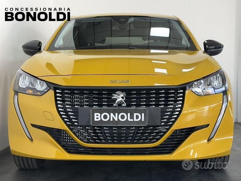 Usata Peugeot 208 Allure 101 CV (74 kW) 2023 Giallo Utilitaria
