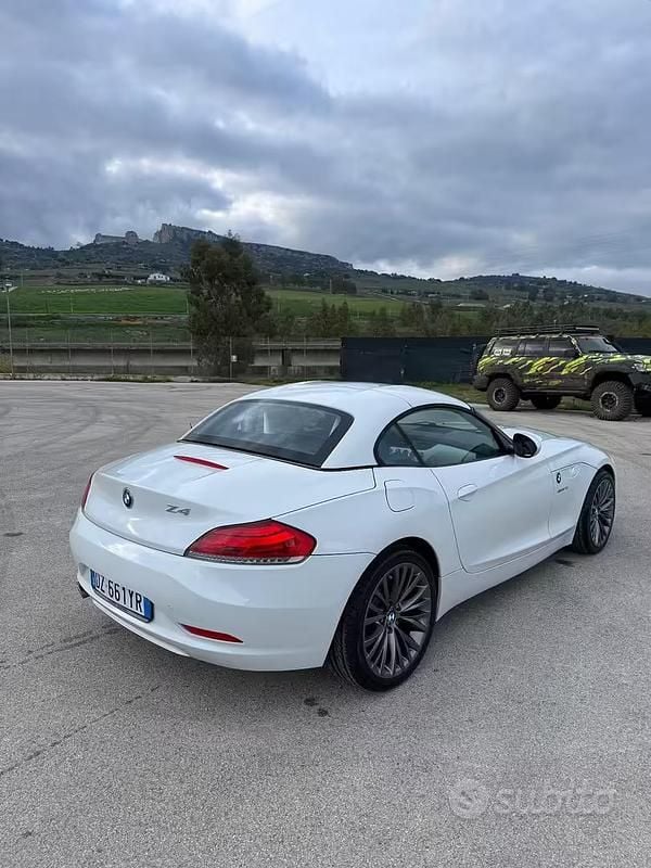 Begagnad BMW Z4 204 HK (150 kW) 2009 Vit Cab