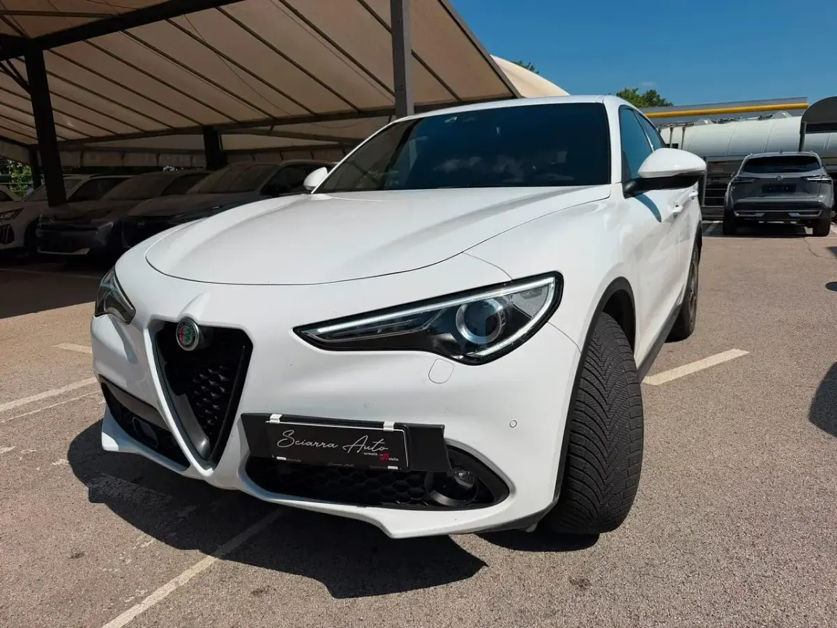 Usata Alfa Romeo Stelvio Super 160 CV (117 kW) 2022 Bianco SUV