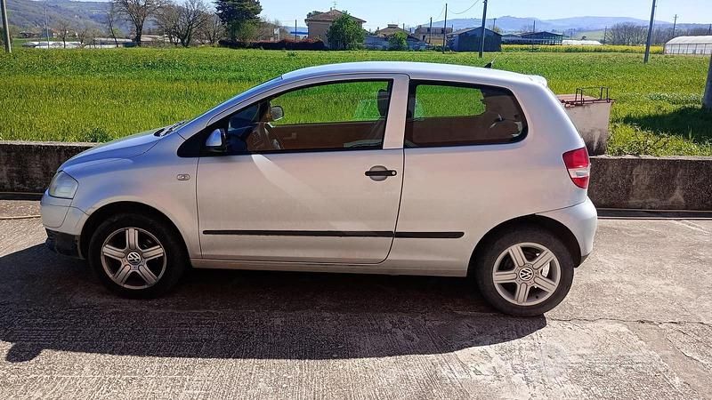Usata VW Fox 54 CV (39 kW) 2008 Grigio Utilitaria