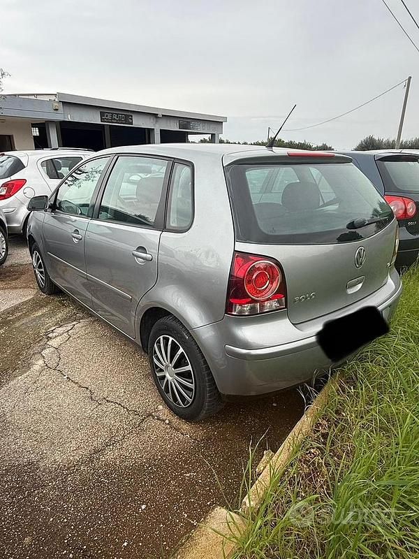 Usata VW Polo 64 CV (47 kW) 2005 Grigio Utilitaria